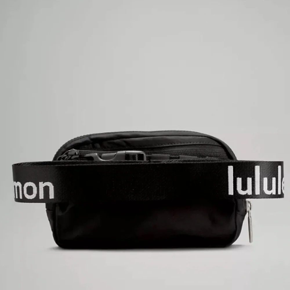 Lululemon Belt Bags x4 🍋 - Picture 3 of 13